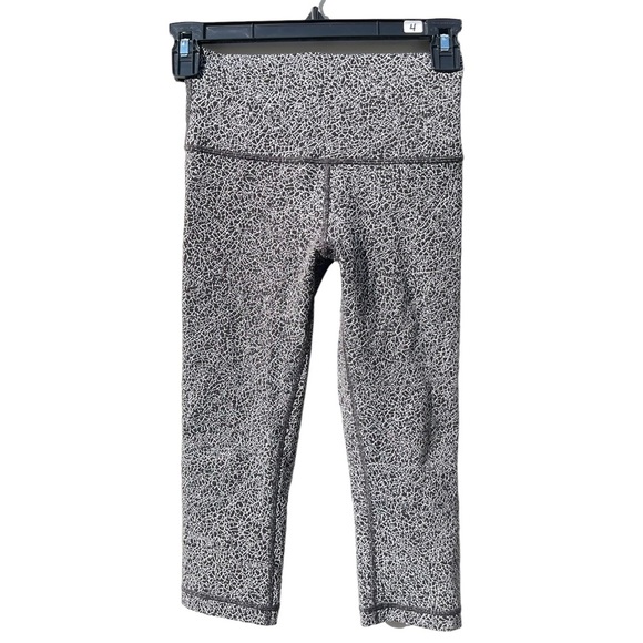 Lululemon Wunder Under Hi-Rise 1/2 Tight 17"
Luon Crackle Jaquard Black pants 4 - Picture 2 of 7